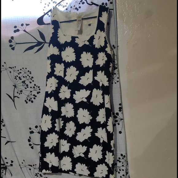 NEW CACHE FLORAL WHITE &BLACK DRESS SIZE 6 - Picture 7 of 8